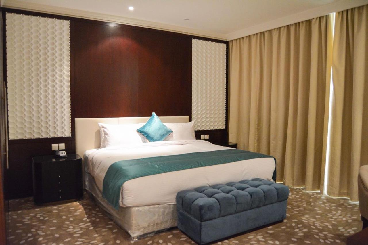 Grand Mercure Hotel Dubai Exterior photo